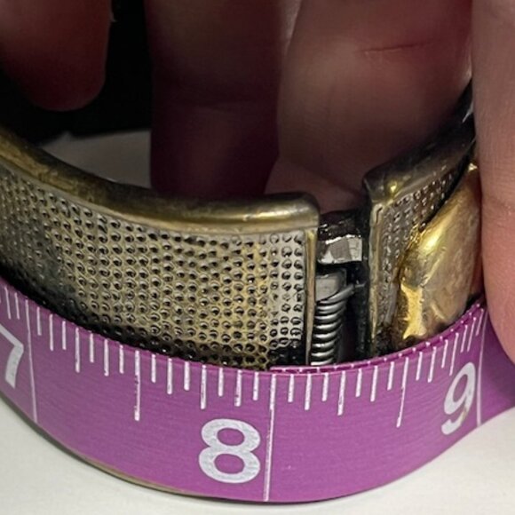 VTG Elephant Rhinestones Hinged Bangle Bracelet Gold Antiqued Tone - Picture 16 of 16